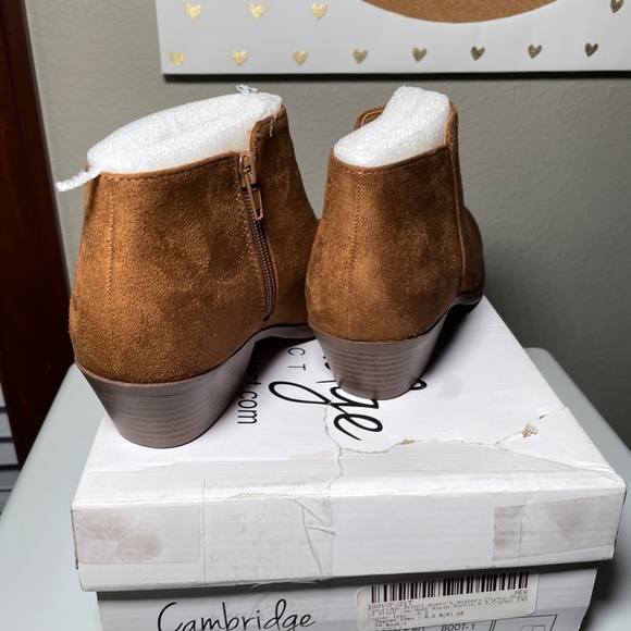 NEW! 6.5 Cambridge Select Women's Western Chunky Low Heel Ankle Bootie - Picture 2 of 6